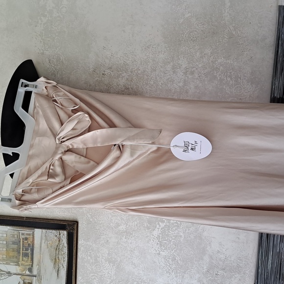 Princess Polly Elegant Cream Strapless Dress Size 2 - Picture 6 of 8